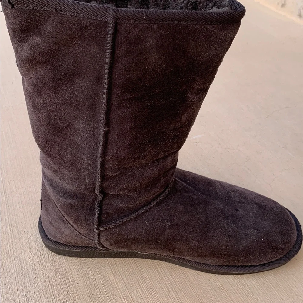 Bremby womens brown boots suede sheepskin boots size W10 cozy winter casual